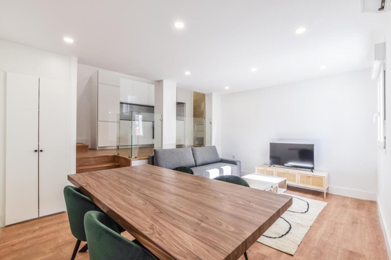 Apartamentos Reformados En Metro Pacifico Alquiler Temporal Madrid Exteriör bild
