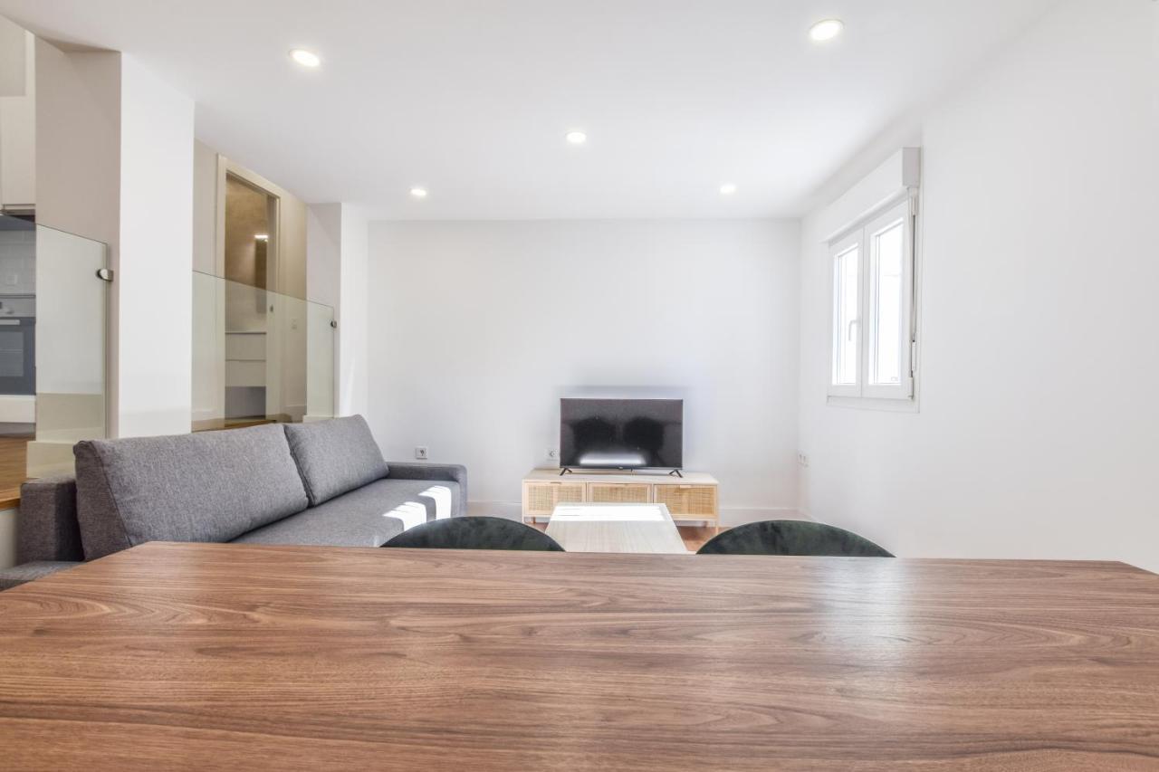 Apartamentos Reformados En Metro Pacifico Alquiler Temporal Madrid Exteriör bild