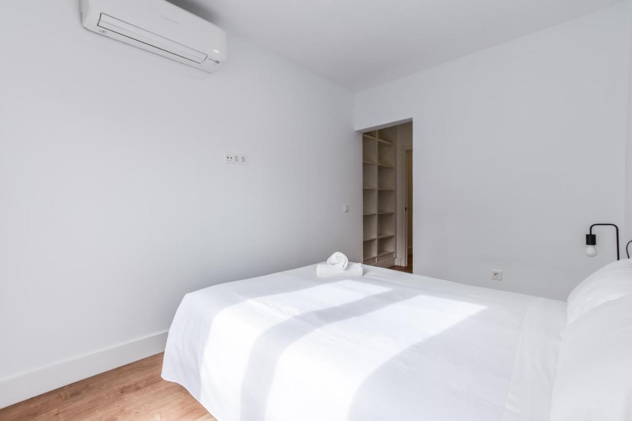 Apartamentos Reformados En Metro Pacifico Alquiler Temporal Madrid Exteriör bild