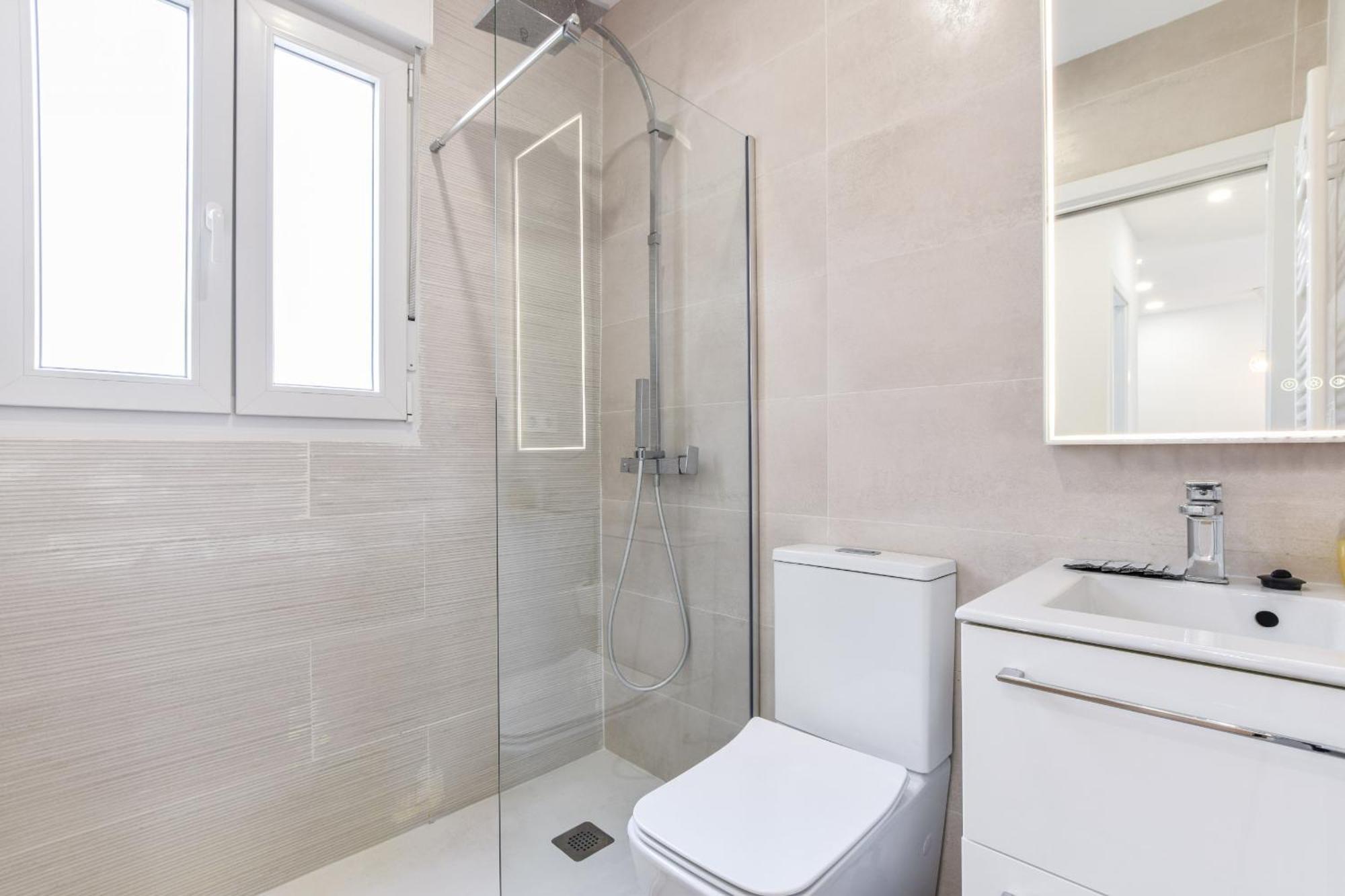 Apartamentos Reformados En Metro Pacifico Alquiler Temporal Madrid Exteriör bild