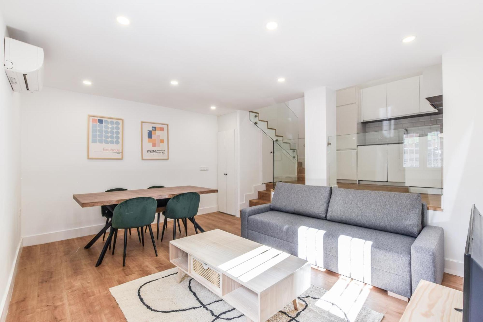 Apartamentos Reformados En Metro Pacifico Alquiler Temporal Madrid Exteriör bild