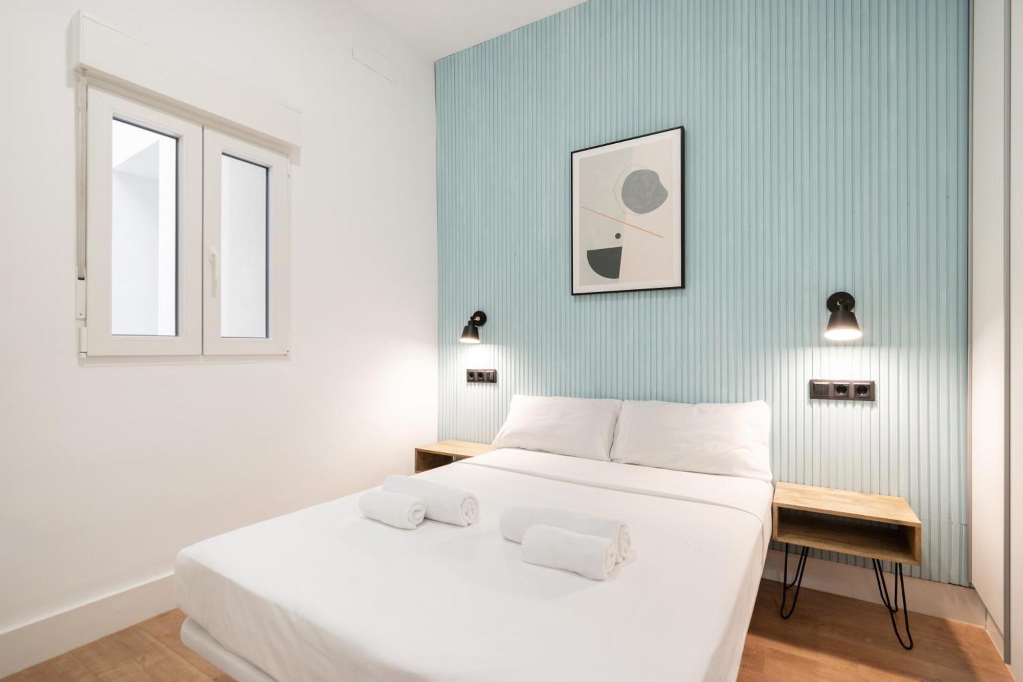 Apartamentos Reformados En Metro Pacifico Alquiler Temporal Madrid Exteriör bild