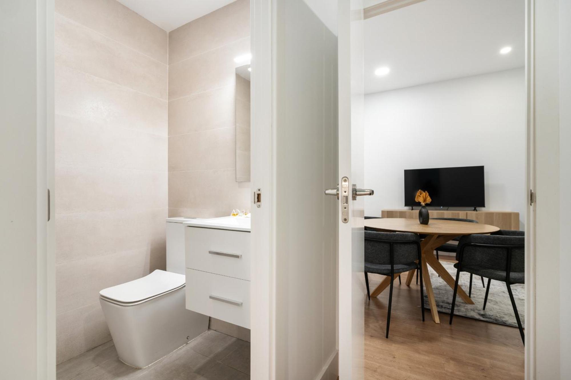 Apartamentos Reformados En Metro Pacifico Alquiler Temporal Madrid Exteriör bild