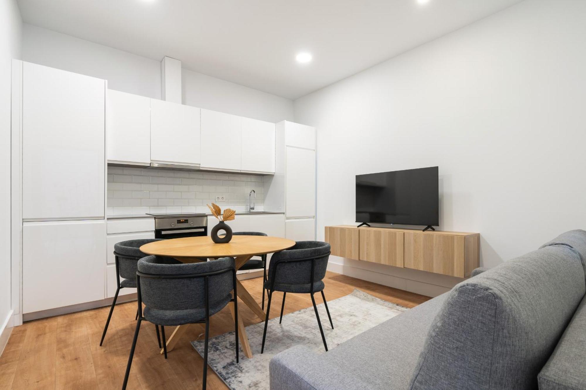 Apartamentos Reformados En Metro Pacifico Alquiler Temporal Madrid Exteriör bild