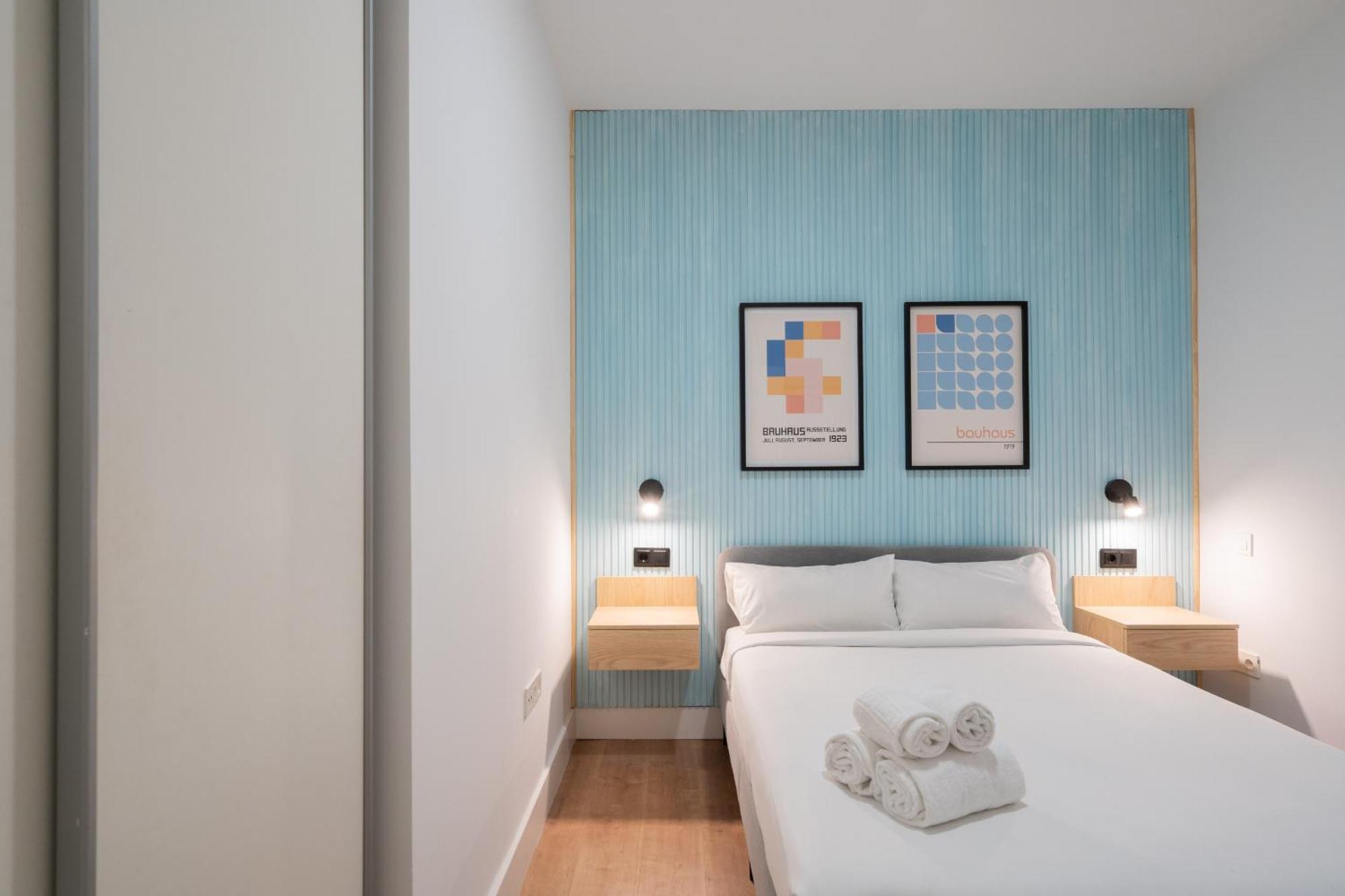 Apartamentos Reformados En Metro Pacifico Alquiler Temporal Madrid Exteriör bild